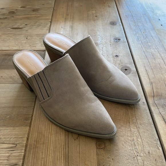 American Eagle Outfitters Shoes - Brown/Tan Mules